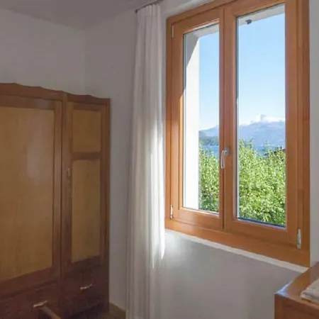 Vista - Mary Lezzeno