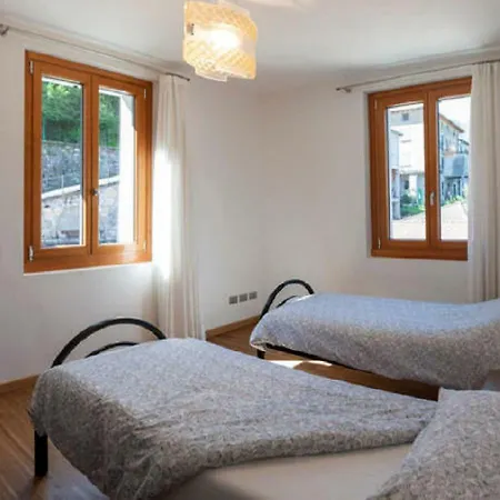 Vista - Mary Lezzeno